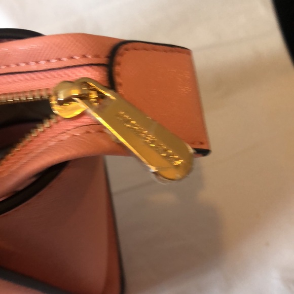 MK Sheila med faux saffiano leather satchel in a great pink shade - new!! - Picture 5 of 9